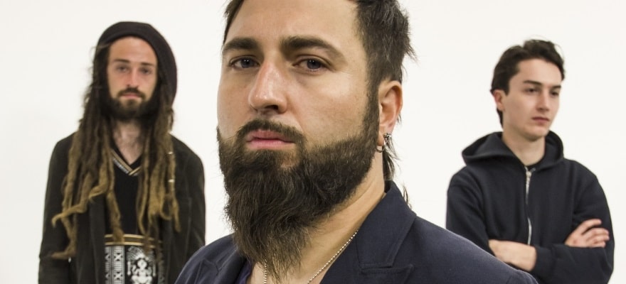 Image default